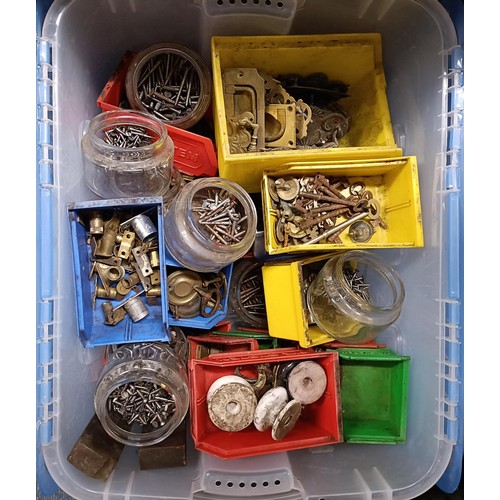 1121 - Assorted furniture fittings, screws and other items (box)