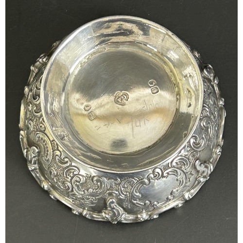 320 - A Victorian silver and silver gilt bowl, George Angell, London 1850, 4.4 ozt, 5 cm high, a silver mo... 