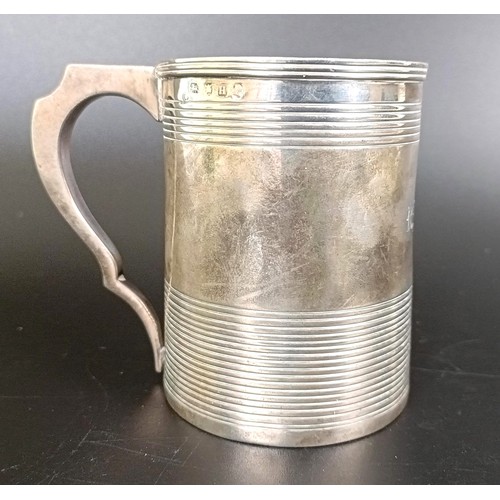 184 - A George III silver barrelled mug, initialled, London 1803, 5.0 ozt, 8 cm high