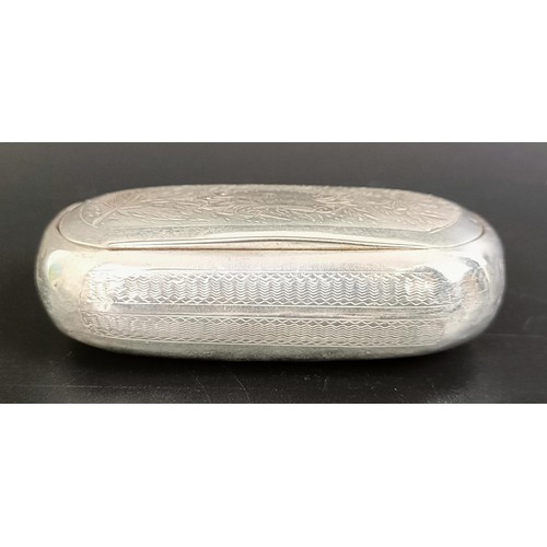 207 - A 19th century French snuff box, with engraved decoration, 1.4 ozt, 7.5 cm wide