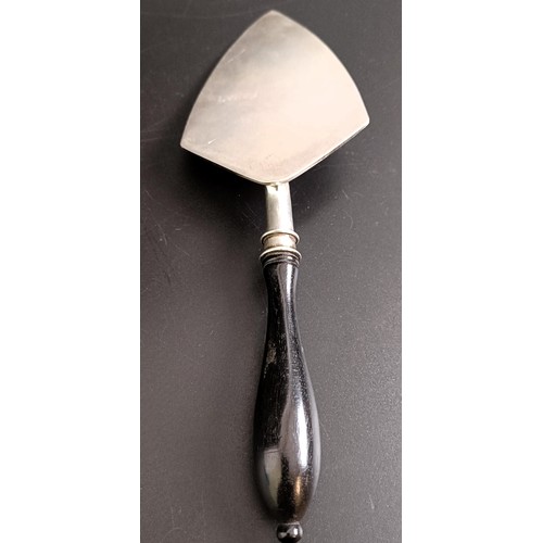 144 - A George V silver presentation trowel, inscribed, Birmingham 1933, 3.3 ozt (all in)