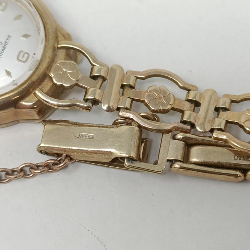 917 - A ladies 9ct gold Accurist wristwatch, 13.0 g (all in)