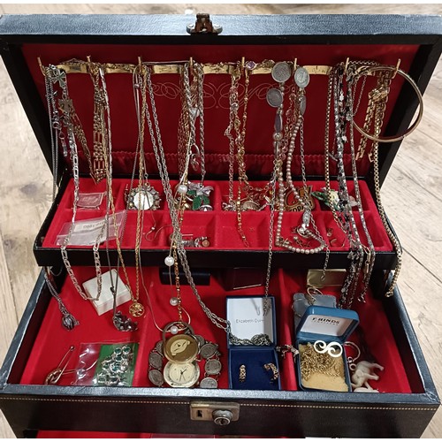 814 - Assorted costume jewellery (box)