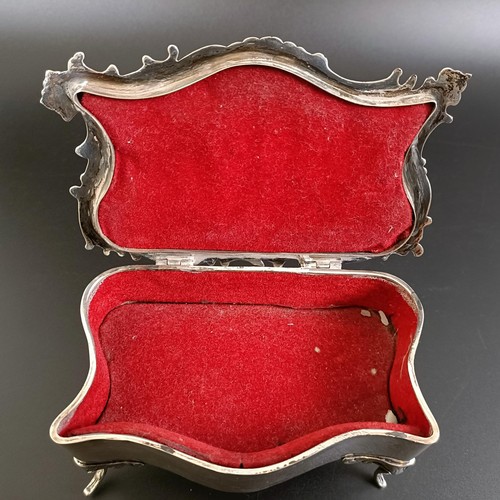 286 - An Edward VII silver jewellery box, with chased decoration, London 1905, 14.5 cm wide