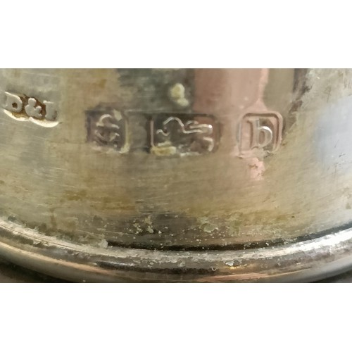 275 - An Edward VII silver cylindrical box, Birmingham 1901, 27.8 g, 7.5 cm high