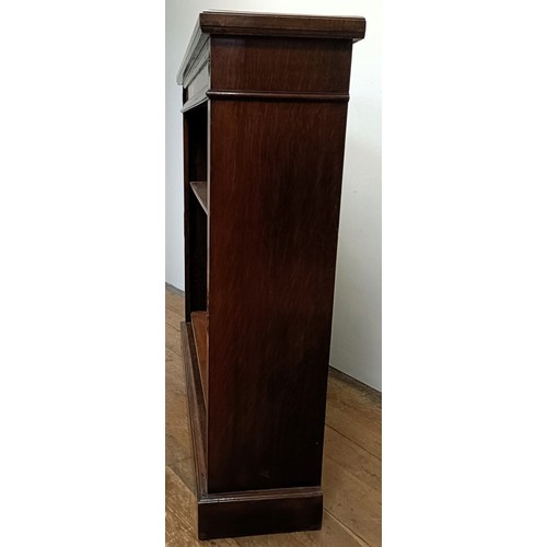 1202 - A mahogany open bookcase, 120 cm wide