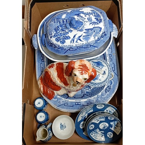 1017 - A Worcester blue and white part service, a Staffordshire spaniel, and assorted blue and white cerami... 