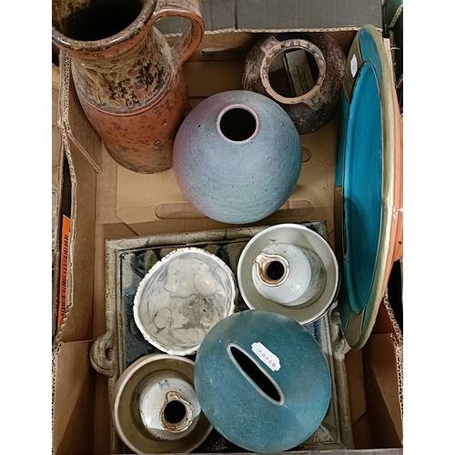 1053 - A Studio pottery vase, 26 cm, and assorted other Studio pottery (box)