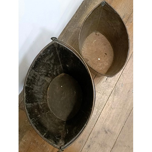 1229 - A 19th century oval tea bucket, with brass swing handle and liner, 40 cm wide