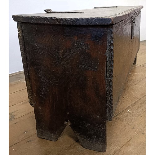 1246 - An oak coffer, of plank construction, 116 cm wide