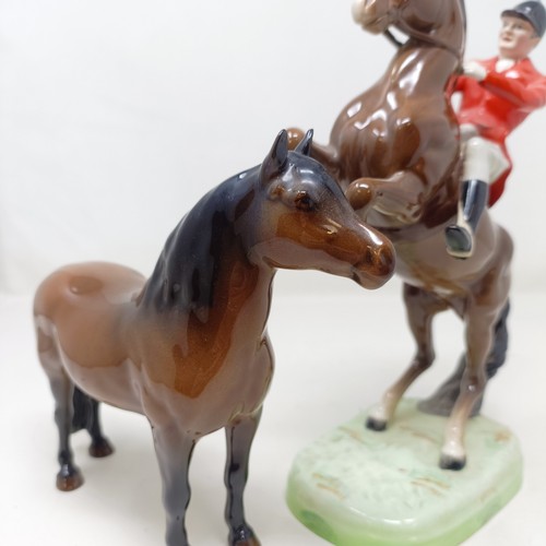 1013 - A Beswick Dartmoor Pony, 1642, and a Huntsman, brown, 868, 2nd version, both gloss (2)