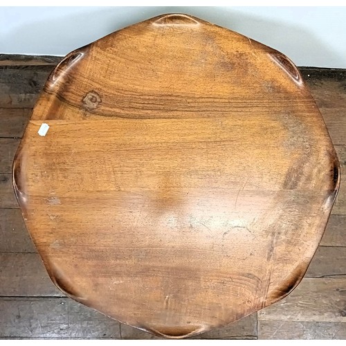 1280 - A 20th century walnut lily pad coffee table, on carved cabriole legs, 82 cm diameter