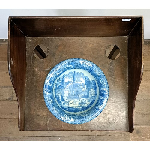 1315 - A mahogany washstand, with a later blue and white jug and bowl, 51 cm wide