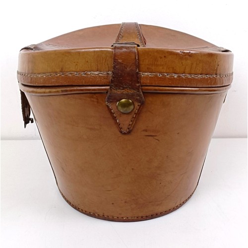 1086 - A gentleman's moleskin top hat by Christy's of London, in a fitted leather box