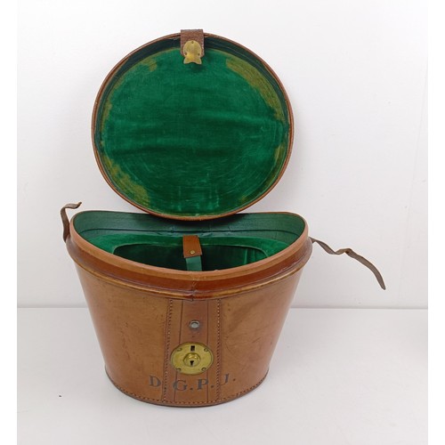 1086 - A gentleman's moleskin top hat by Christy's of London, in a fitted leather box