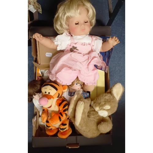 219 - Assorted dolls and other toys (qty)