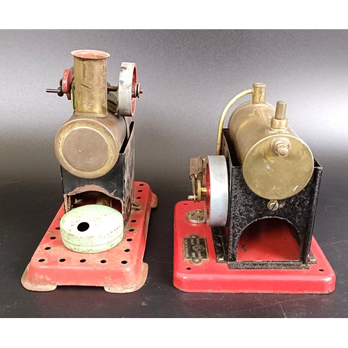 201 - An ESL model steam engine No 1530, and a steam engine part (2)