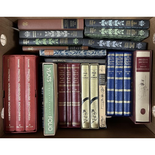 899 - Assorted Folio Society and Folio Society type books (box)