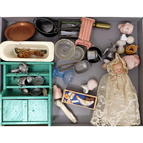 202 - Assorted dolls house furniture and bisque heads (box)