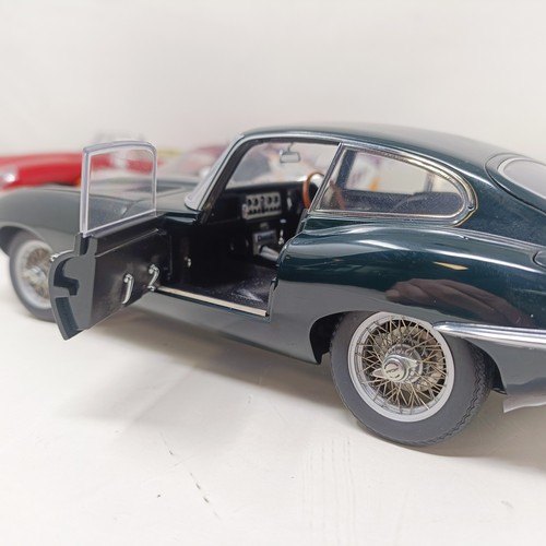 231 - A Motorbox 1:18 model of a Jaguar XJR-9, and two Autoart 1:18 models of an E-Type Jaguar, No 0883, a... 