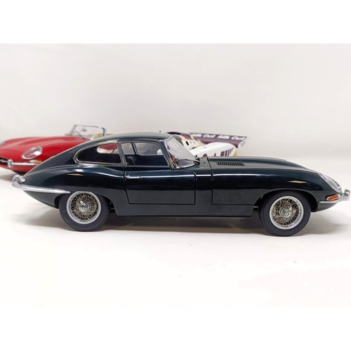 231 - A Motorbox 1:18 model of a Jaguar XJR-9, and two Autoart 1:18 models of an E-Type Jaguar, No 0883, a... 