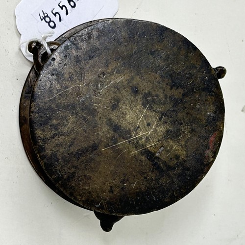 1019 - After the antique: a bronze inkwell, 8 cm diameter