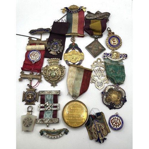 1093 - Assorted Masonic medals and badges