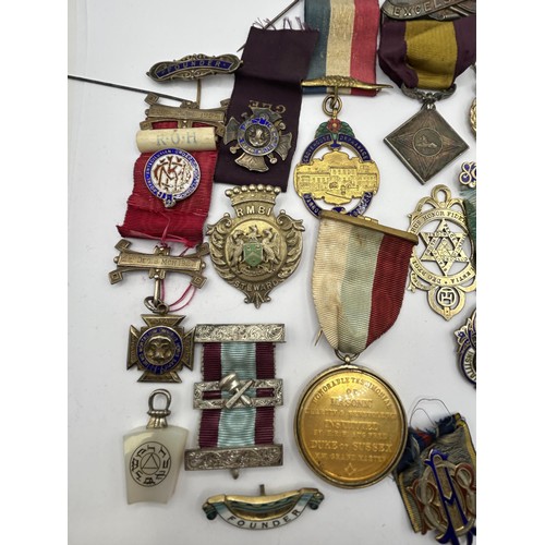 1093 - Assorted Masonic medals and badges