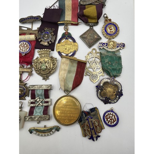 1093 - Assorted Masonic medals and badges