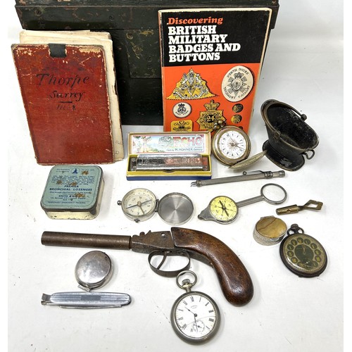 1035 - A pocket compass and other items