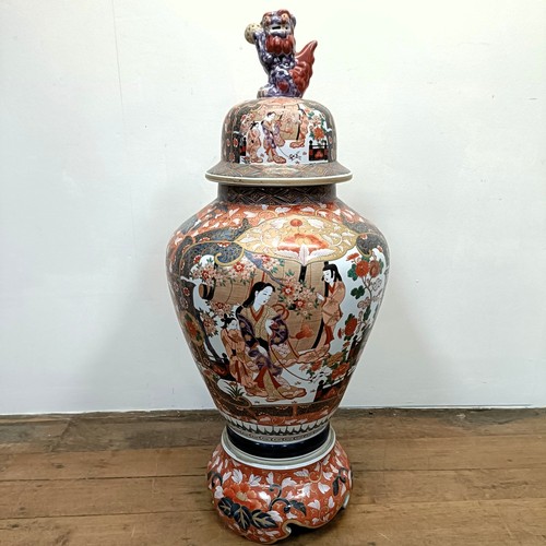 1149 - A large Japanese Imari temple vase, cover and stand