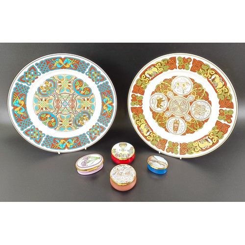 1109 - Four Halcyon Days enamel boxes and two Spode limited edition plates (6)