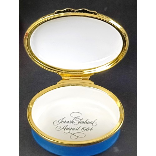 1109 - Four Halcyon Days enamel boxes and two Spode limited edition plates (6)