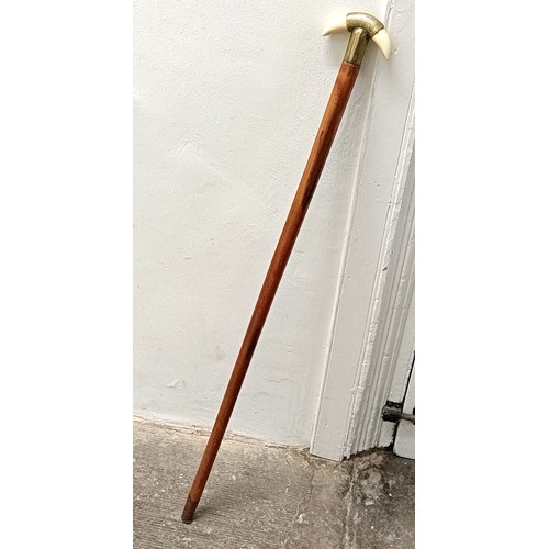 1112 - A late 19th/early 20th century walking stick, with engraved brass and ivory, 93 cmIvory Exemption Re... 