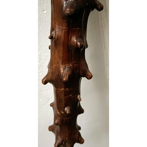 1124 - A treen walking stick, probably holly, 87 cm Provenance: Part of a single owner collection of walkin... 