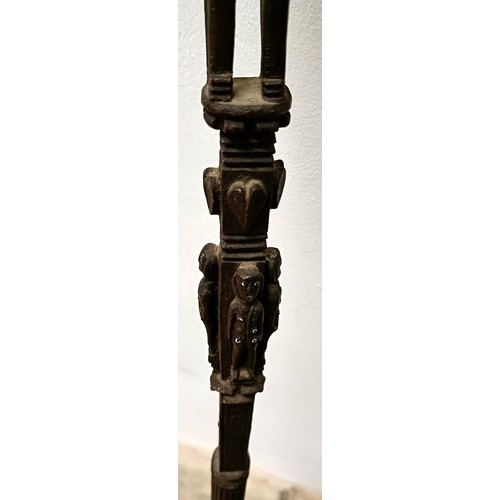 1132 - A good folk art walking stick, handle carved in the form of two bearded men, 84 cm Provenance: Part ... 