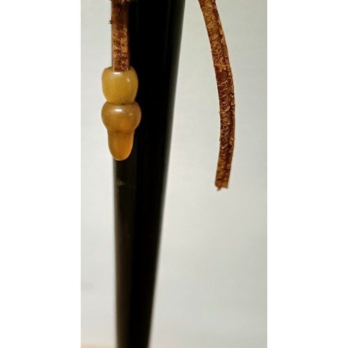 1136 - A novelty walking stick, handle carved in the form of a dog's head wearing a Stetson, with a yellow ... 