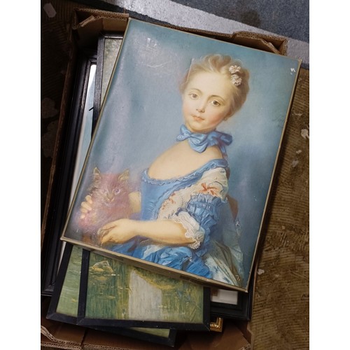 999 - A wall clock, assorted pictures, prints, and other items (qty)