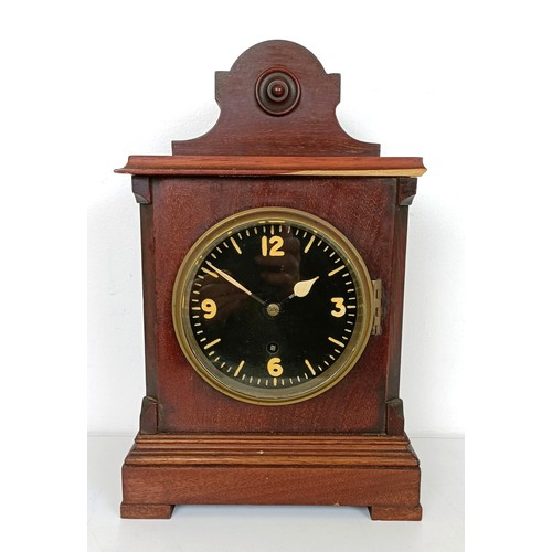 851 - A mantel clock, with an eight day fusee movement, in a mahogany case, 21 cm wide