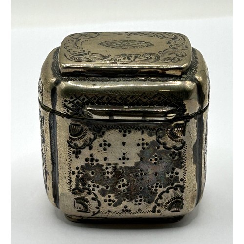 843 - A Continental silver coloured metal box, with engraved decoration, probably Dutch, 4 cm high
