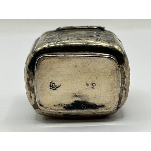 843 - A Continental silver coloured metal box, with engraved decoration, probably Dutch, 4 cm high