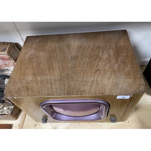 18 - A vintage television, in a walnut case, 47 cm widePlease see our terms and conditions in relation to... 