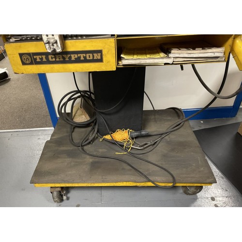 53 - A Crypton 335 Motorscope Diagnostic Centre, approx. 198 cm high (overall)Please see our terms and co... 