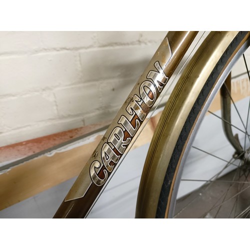 214 - A gent's Carlton Corsair racing bicycle, with a spare wheelPlease see our terms and conditions in re... 