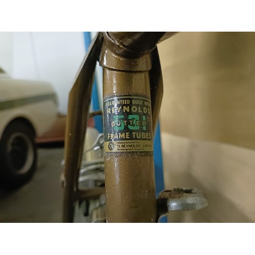 214 - A gent's Carlton Corsair racing bicycle, with a spare wheelPlease see our terms and conditions in re... 