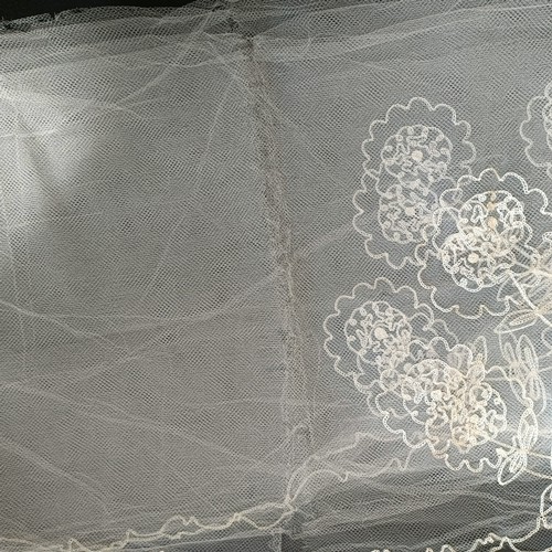 628 - A vintage wedding veil, in original box