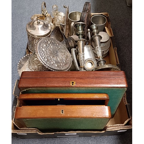 643 - A pair of silver plated candlesticks and assorted silver plate (box)