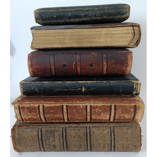 644 - Five Victorian and later photograph albums, and The Works of Shakespeare (6)