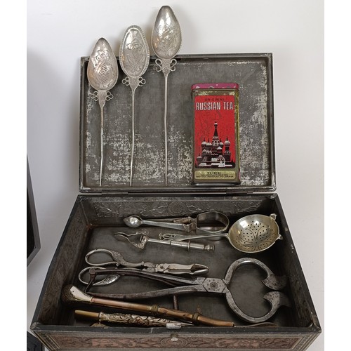 720 - Assorted thimbles, an Anglo Indian box, assorted flatware and tinplate box, with assorted pipes and ... 