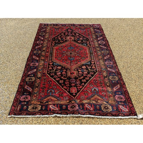 839 - A North West Persian Zanjan rug, 225 x 142 cm